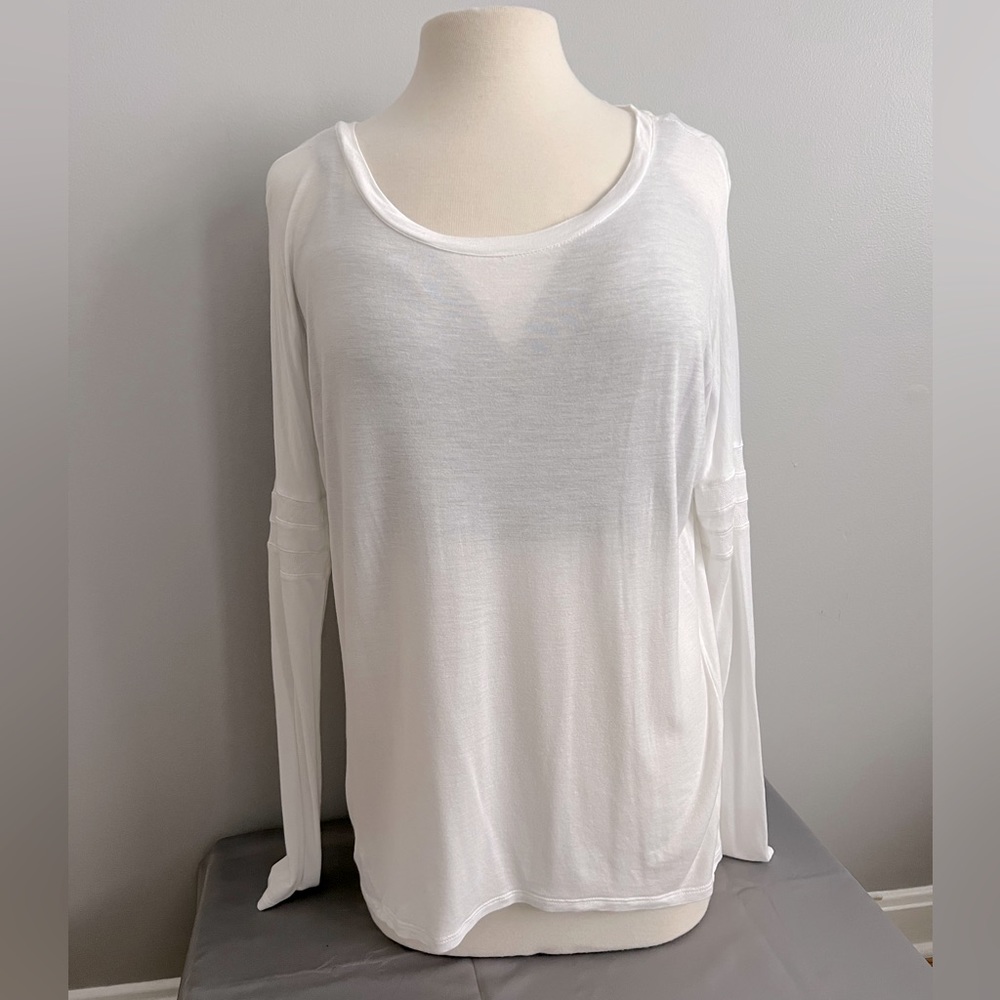 🫶🏼🤘🏼✌🏼 Donated 2 Womens Charity Vince Long Sleeve Crewneck White T-Shirt Top M - Picture 7 of 16